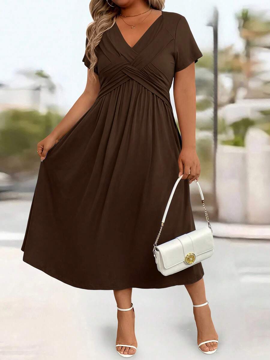 Plus Size Women's Solid Color V Neck Cinched Waist Sundress Casual Sleeveless Summer Dress Fashion Outfit Comfortable Daily Wear Style