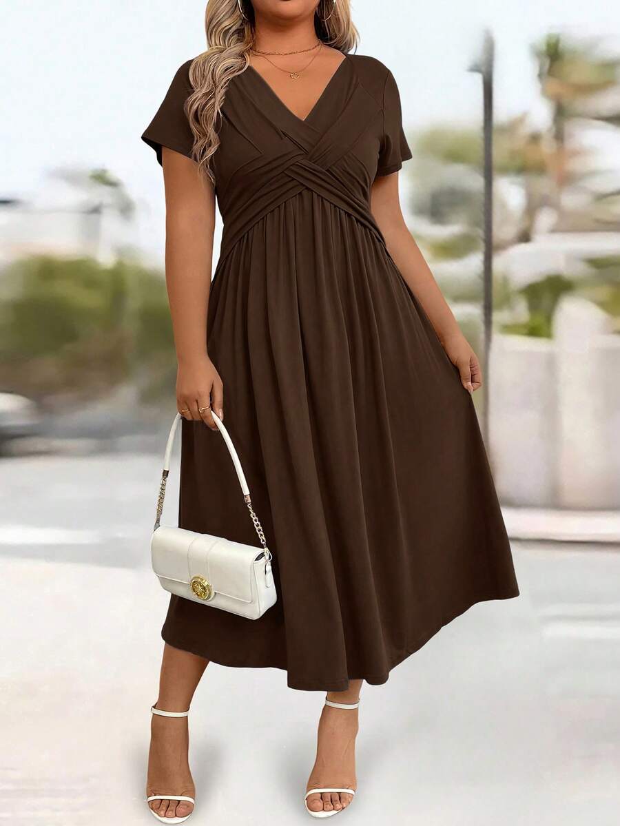 Plus Size Women's Solid Color V Neck Cinched Waist Sundress Casual Sleeveless Summer Dress Fashion Outfit Comfortable Daily Wear Style