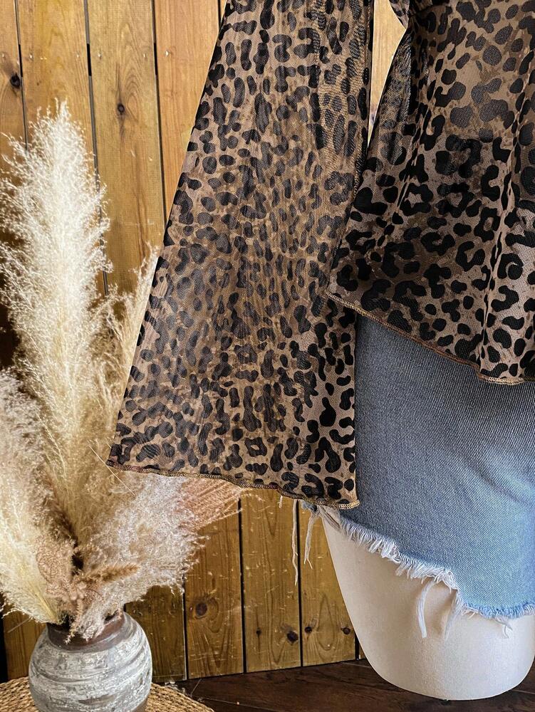 Plus Size Women's Vintage Leopard Print Puff Sleeve Crew Neck Top Casual Autumn Winter Fashion Blouse Comfortable Fall Clothing Outfit